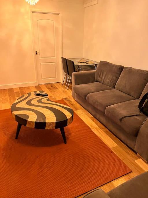 2 Bed Solihull Near Nec Airport, Jlr, Resort Wrld Exteriér fotografie